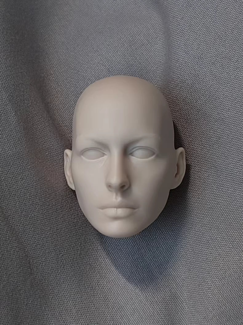 Anne Hathaway Catwoman 1/6 scale unpainted head sculpt