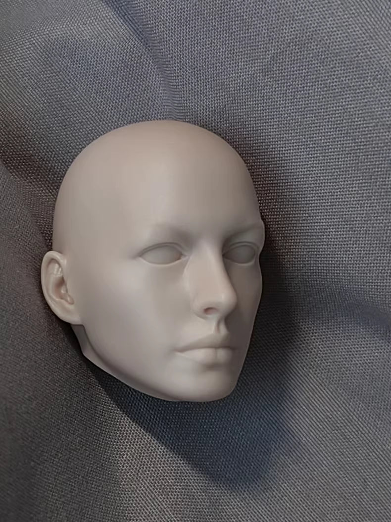 Anne Hathaway Catwoman 1/6 scale unpainted head sculpt