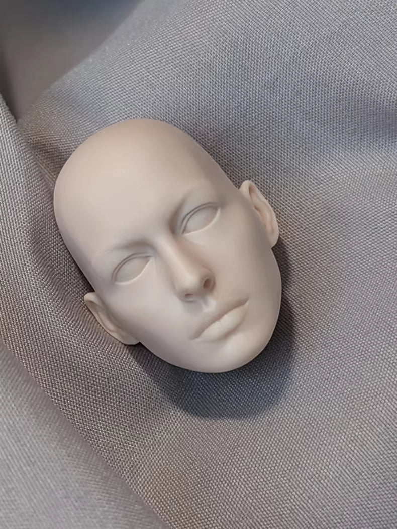 Anne Hathaway Catwoman 1/6 scale unpainted head sculpt