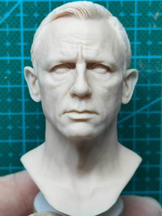 Daniel Craig 1/6 scale unpainted head sculpt 007
