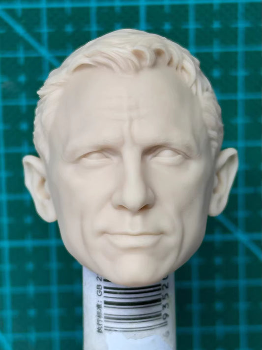 Daniel Craig 1/6 scale unpainted head sculpt