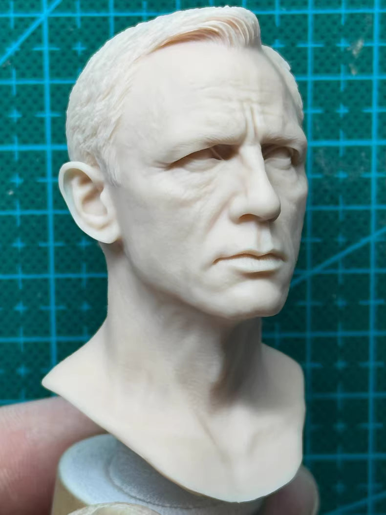 Daniel Craig 1/6 scale unpainted head sculpt 007