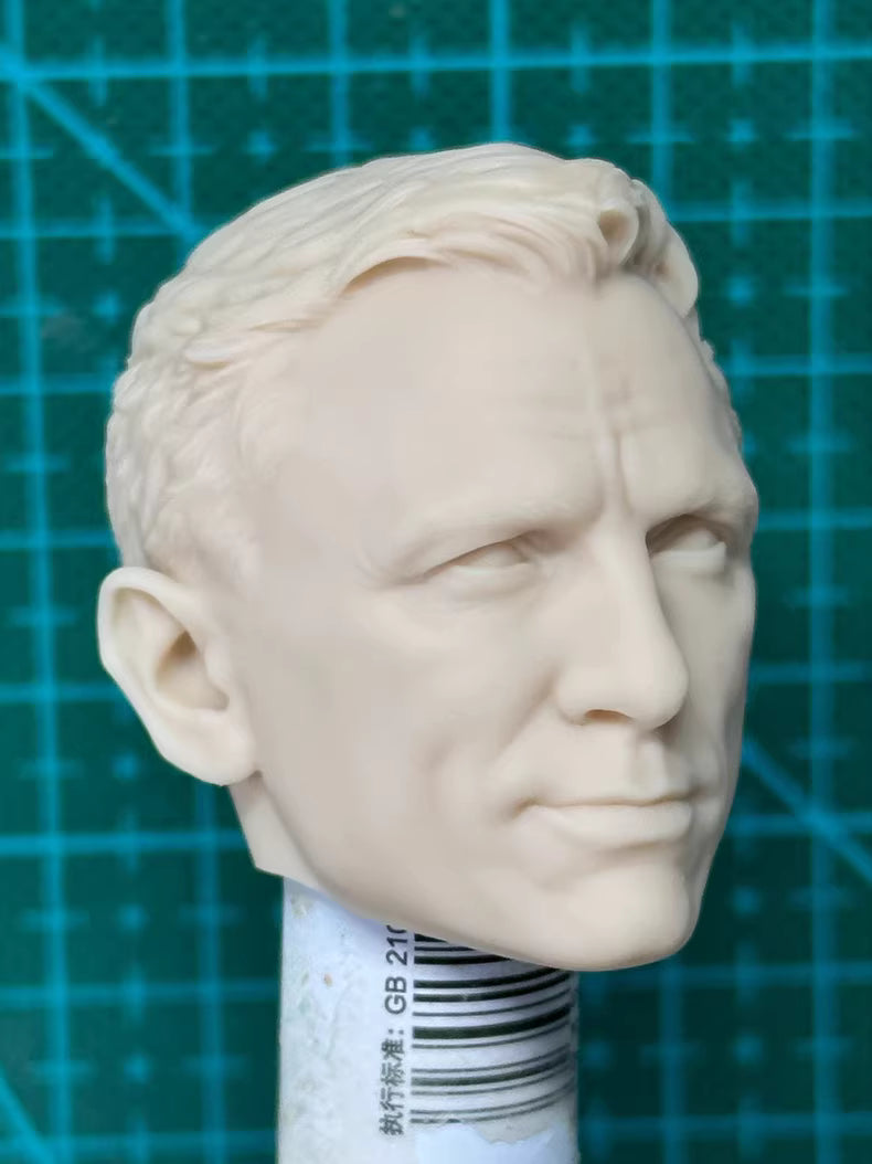 Daniel Craig 1/6 scale unpainted head sculpt