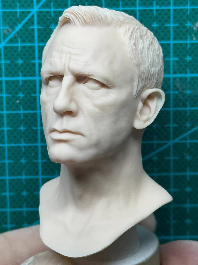 Daniel Craig 1/6 scale unpainted head sculpt 007
