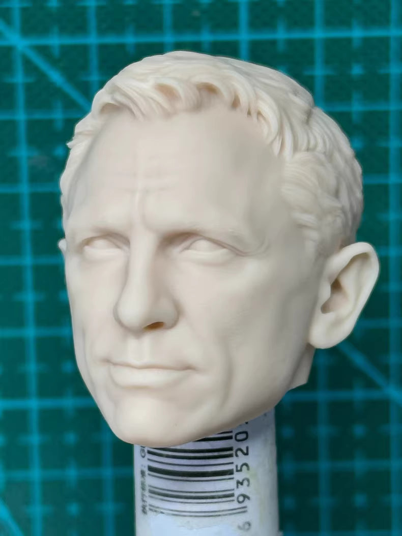 Daniel Craig 1/6 scale unpainted head sculpt